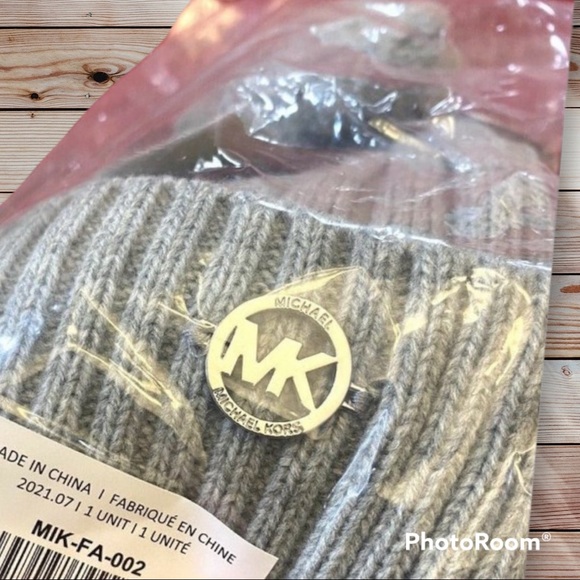 NWT MICHAEL Michael Kors Cuffed Braided Gray Winter Hat Size OS - Picture 3 of 5